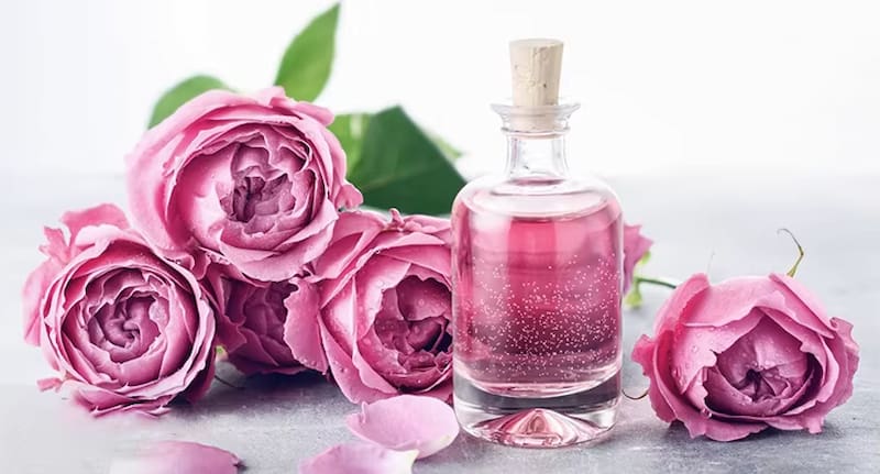 تصویر 1 از گلاب ربیع کاشان تولید شده با تقطیر سنتی گل محمدی